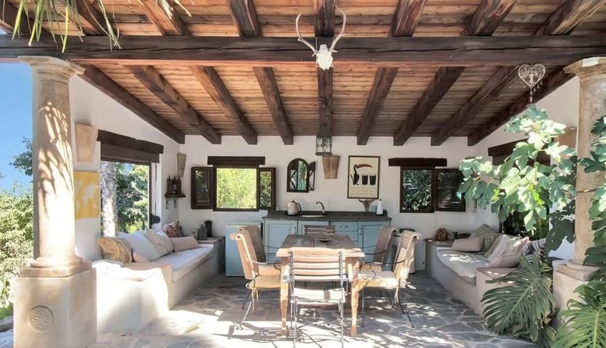 Pool Kitchen